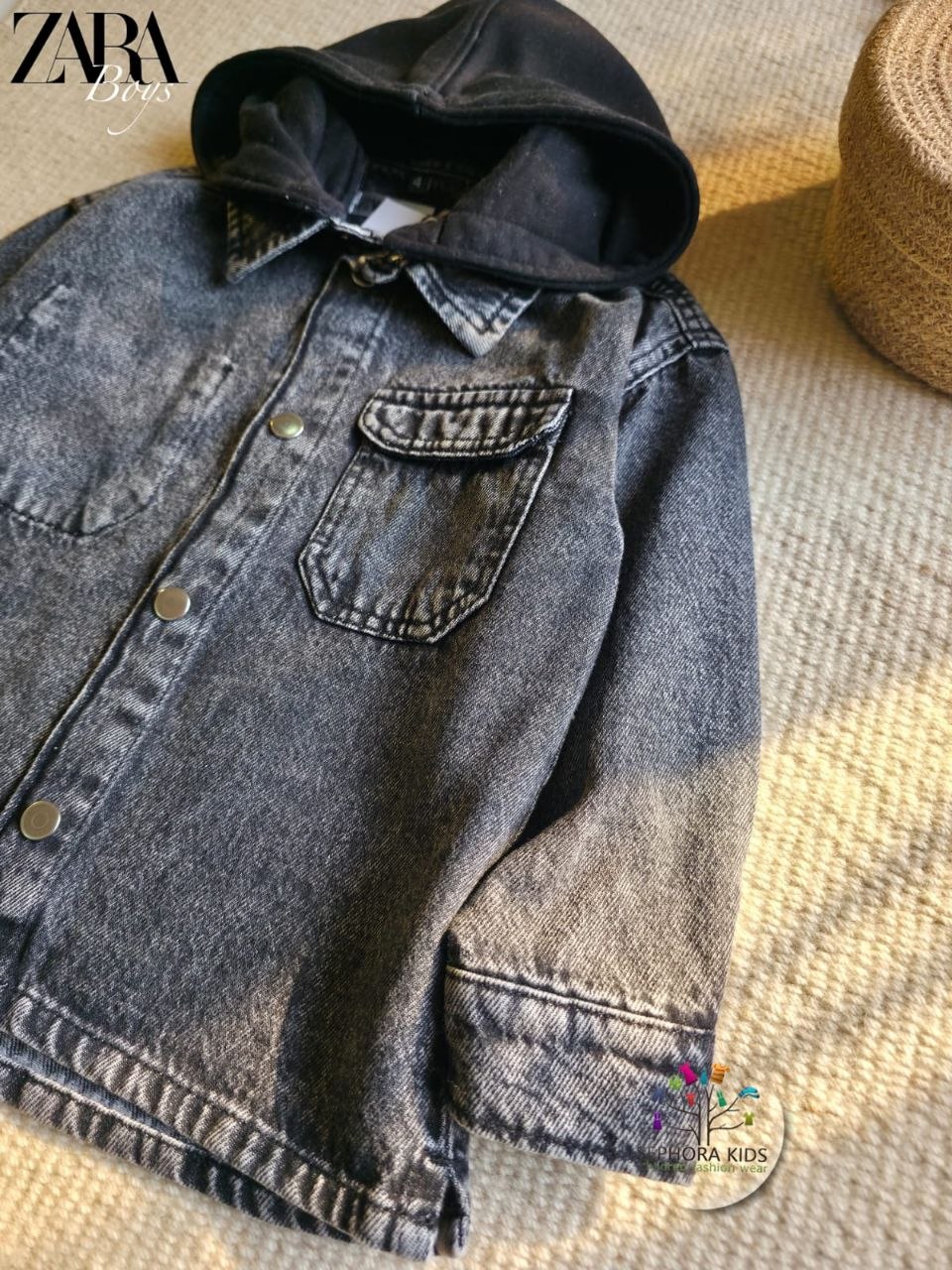 Zara Jacket and Black denim shirt with a hood   قميص جينز أسود مزود بغطاء رأس مريح